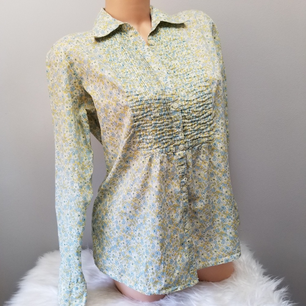 GAP Long SleeveFloral Button Down Shirt Medium